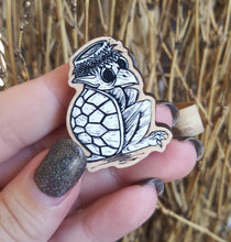 Laden Sie das Bild in den Galerie-Viewer, Kappa wooden Badge