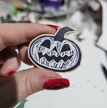 Charger l'image dans la galerie, Pumpkin Pin Badge