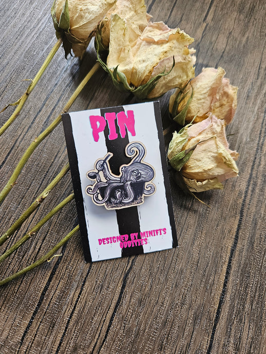 Tako nyōnō wooden pin badge