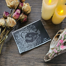 画像をギャラリービューアに読み込む, Betty the Angler fish A6 lino print