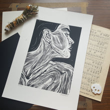 Charger l&#39;image dans la galerie, Huntress lino print